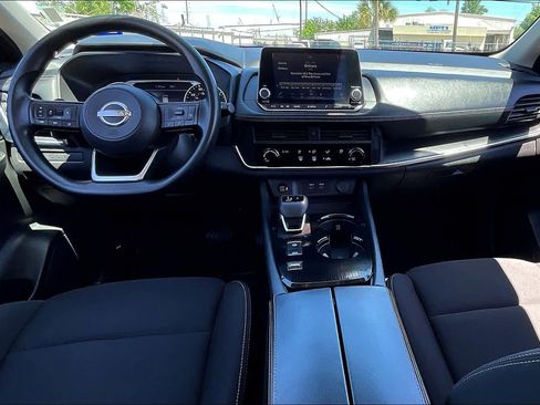 Used 2024 Nissan Rogue S image 16