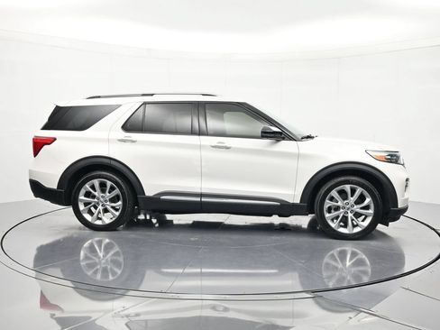 Used 2022 Ford Explorer Platinum w/ Equipment Group 601A RWD image 4
