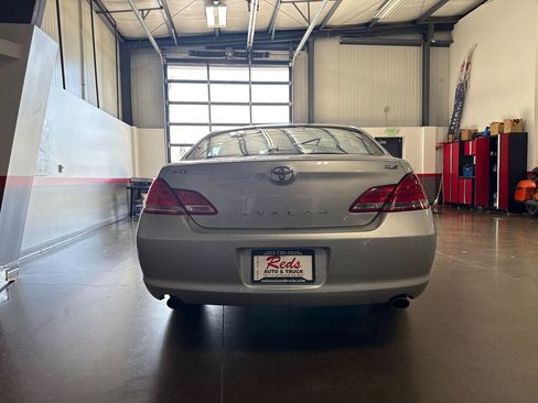 Used 2006 Toyota Avalon XLS image 17