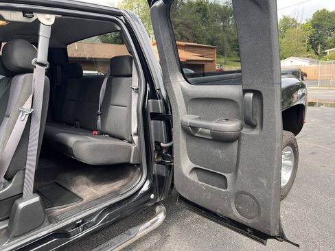 Used 2011 Chevrolet Silverado 3500 LT AWD/4WD image 14