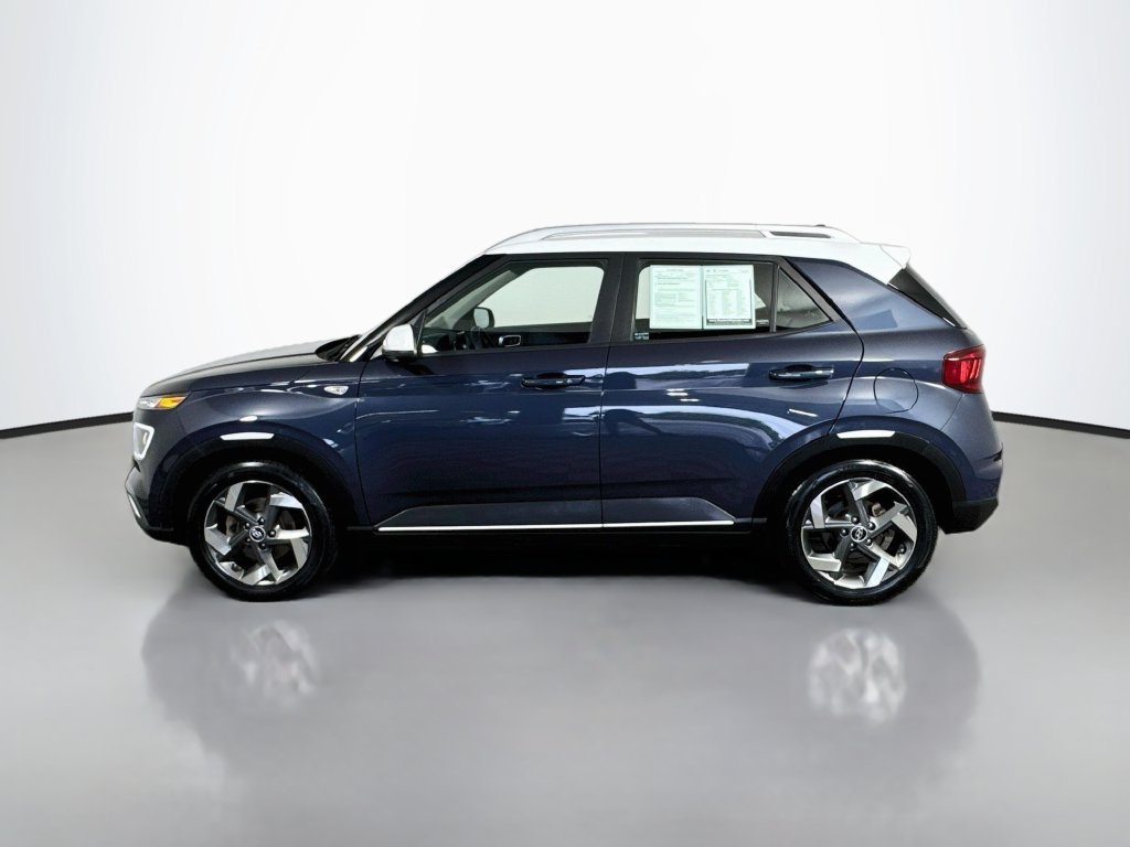 Used 2022 Hyundai Venue Limited FWD image 5