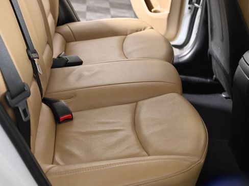 Used 2013 Hyundai Elantra Limited FWD image 22
