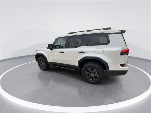 Used 2024 Lexus GX 550 image 5