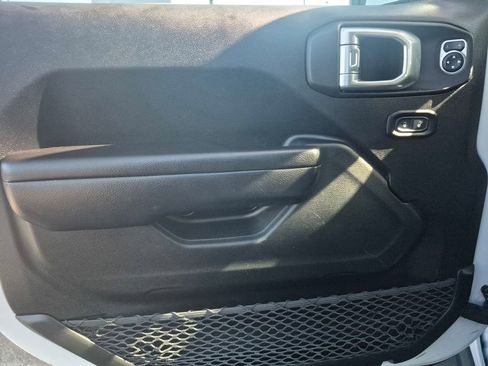 Used 2021 Jeep Wrangler Unlimited Islander image 21