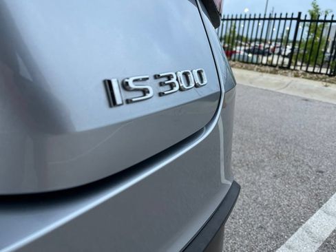 Used 2024 Lexus IS 300 w/ Comfort Package RWD image 8