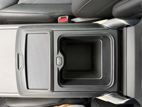 Certified 2023 Land Rover Range Rover SE image 20