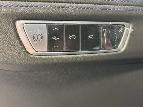 New 2025 Cadillac Escalade IQ Luxury 1 w/ LPO, Radiant Package image 46