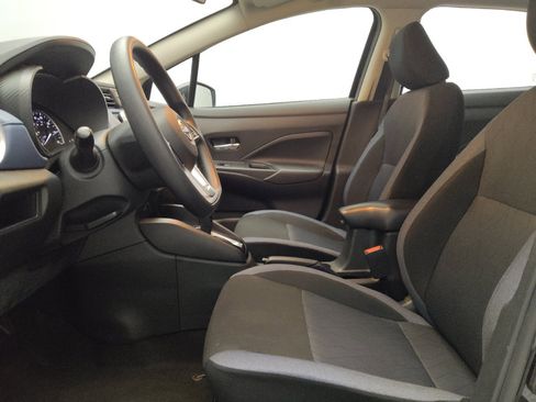 Used 2025 Nissan Versa SV FWD image 17