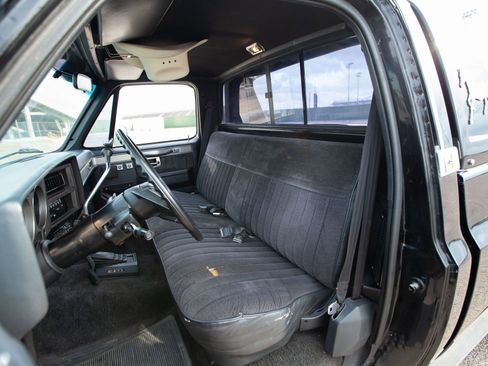 Used 1986 Chevrolet C/K Truck 2500 image 28