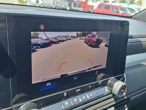 Used 2024 Chevrolet Colorado LT RWD image 12