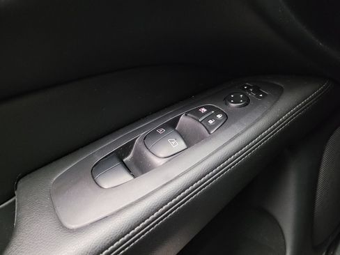 Used 2019 Nissan Pathfinder SL AWD/4WD image 27
