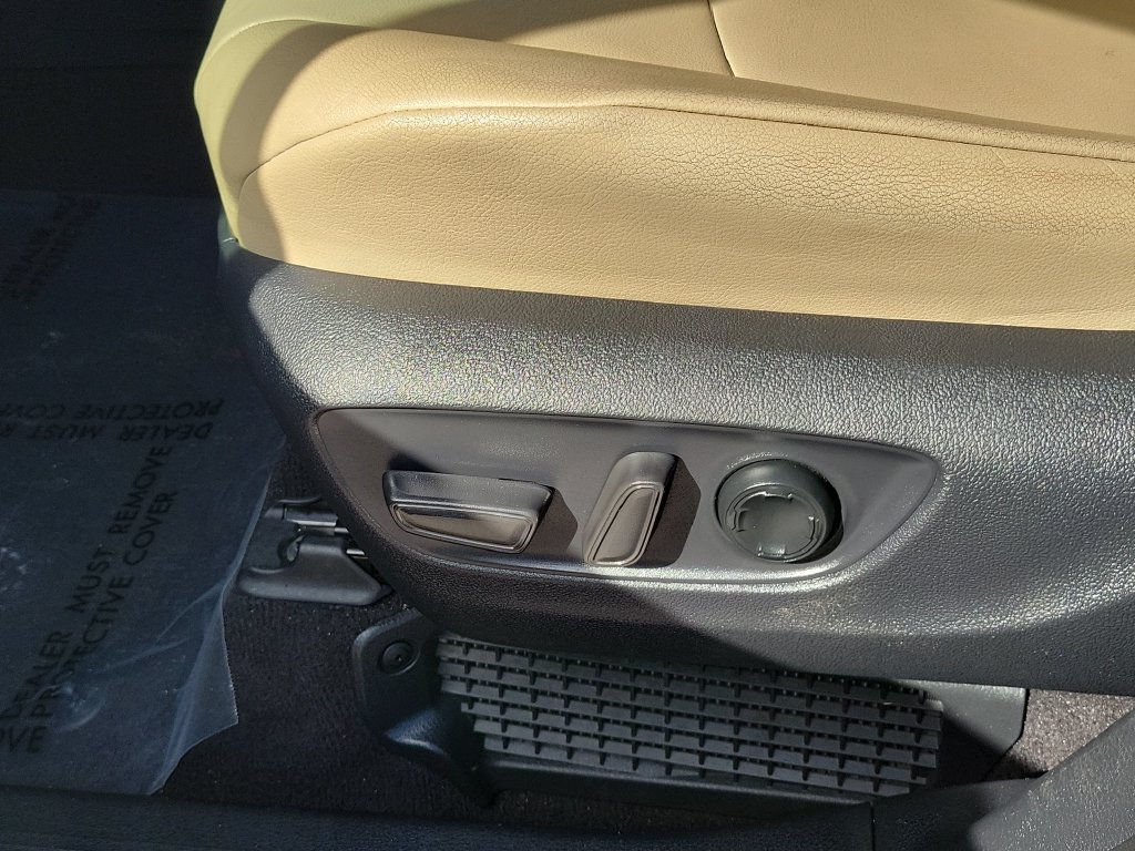 Certified 2021 Toyota Sienna XLE FWD image 21