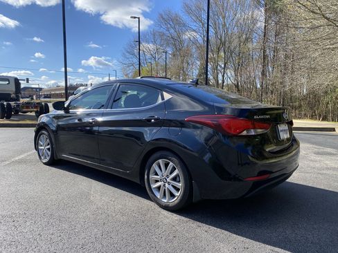 Used 2015 Hyundai Elantra SE w/ Option Group 03 image 7