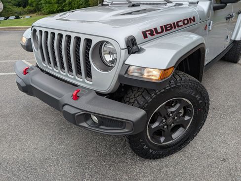 Used 2023 Jeep Gladiator Rubicon w/ Cold Weather Group AWD/4WD image 13