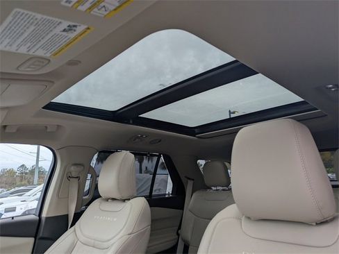 Used 2023 Ford Explorer Platinum w/ Technology Package image 23