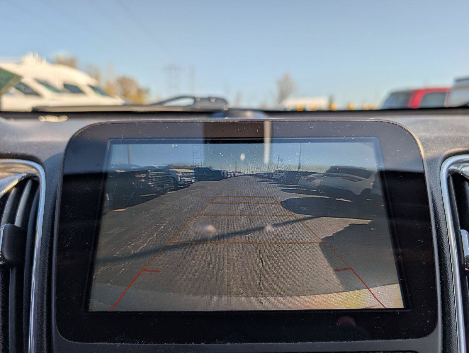 Used 2018 Chevrolet Malibu LT FWD image 16