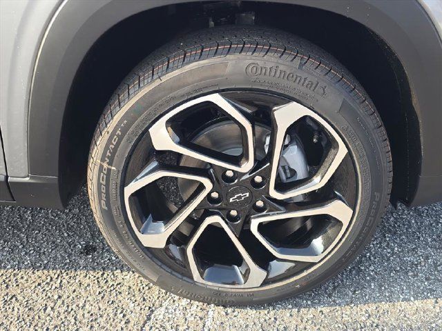 New 2026 Chevrolet Trax RS w/ Driver Confidence Package FWD image 35