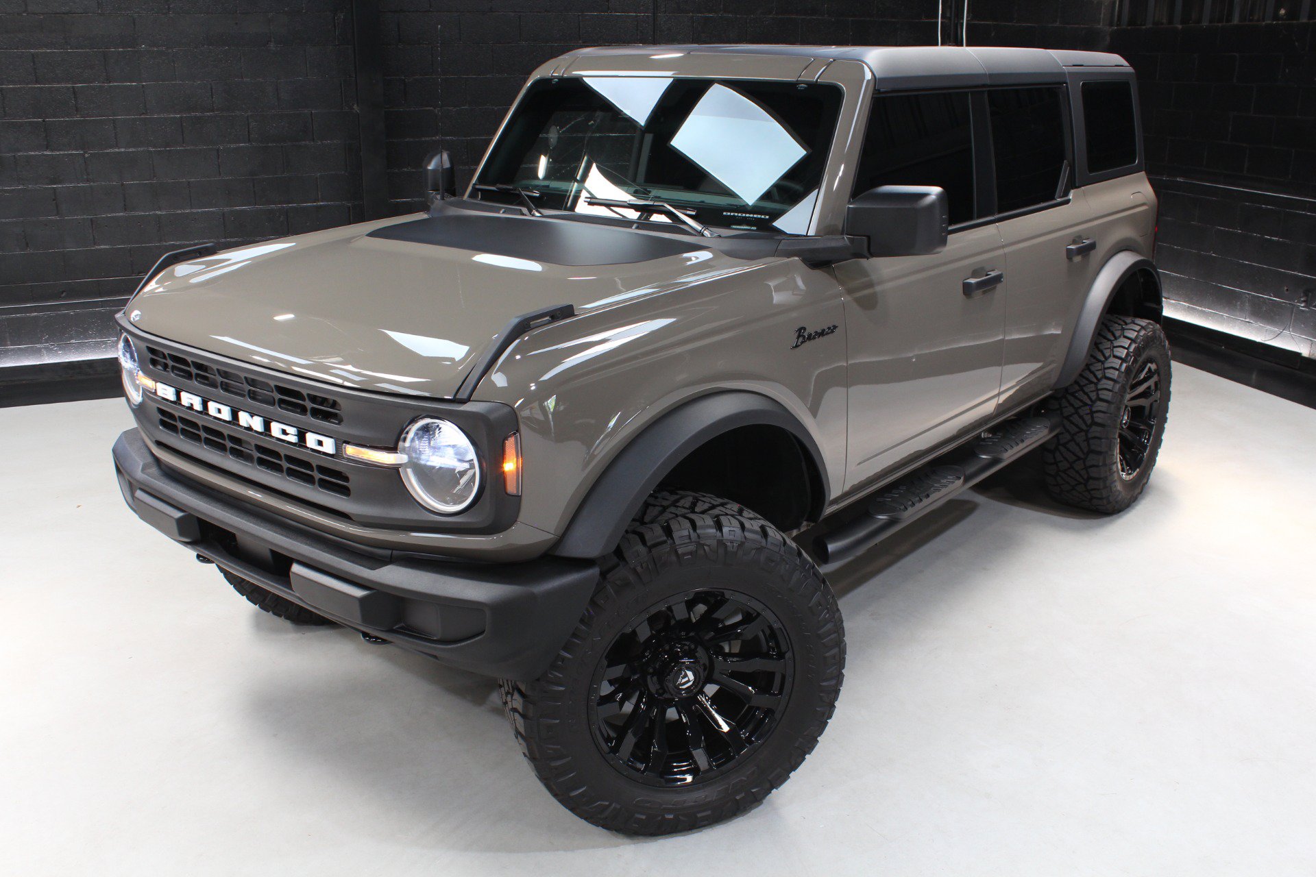 Used 2025 Ford Bronco 4-Door AWD/4WD image 21