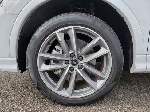 Used 2024 Audi Q3 2.0T Premium w/ Convenience Package image 27