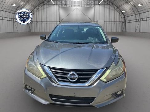 Used 2016 Nissan Altima 3.5 SL w/ 3.5 Technology Package FWD image 2