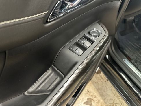 Certified 2023 GMC Acadia SLT w/ Technology Package image 15