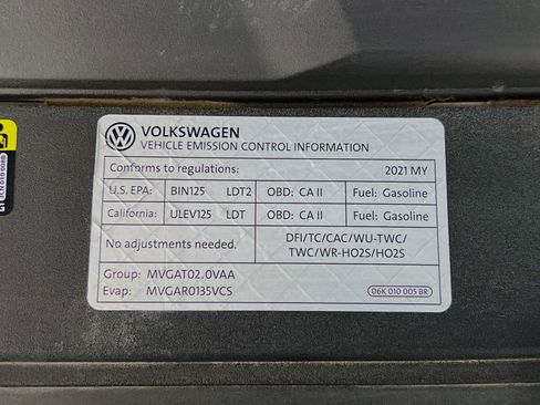 Used 2021 Volkswagen Atlas Cross Sport SE w/ Panoramic Sunroof Package image 22