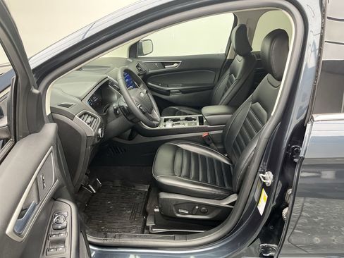 Certified 2024 Ford Edge SEL w/ Convenience Package AWD/4WD image 3