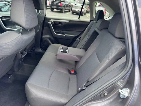 Used 2022 Toyota RAV4 LE AWD/4WD image 26