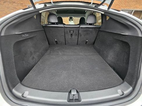 Used 2024 Tesla Model Y Long Range image 68