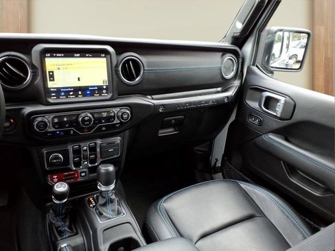 Used 2023 Jeep Wrangler Unlimited Rubicon 4xe w/ Cold Weather Group AWD/4WD image 23