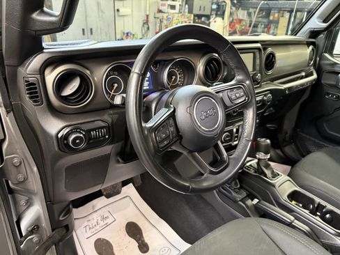 Used 2019 Jeep Wrangler Sport image 19