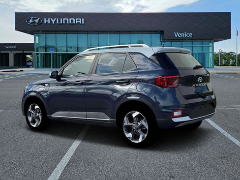 New 2026 Hyundai Venue SEL FWD image 4