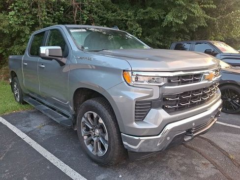 Used 2025 Chevrolet Silverado 1500 LT w/ Safety Package AWD/4WD image 3