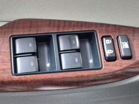 Used 2014 Toyota Sienna Limited image 14