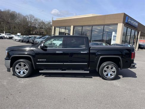 Used 2018 GMC Sierra 1500 SLT w/ SLT Premium Package image 2