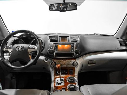 Used 2013 Toyota Highlander Limited FWD image 17