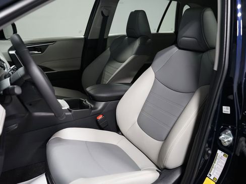 Certified 2024 Toyota RAV4 XLE Premium image 27