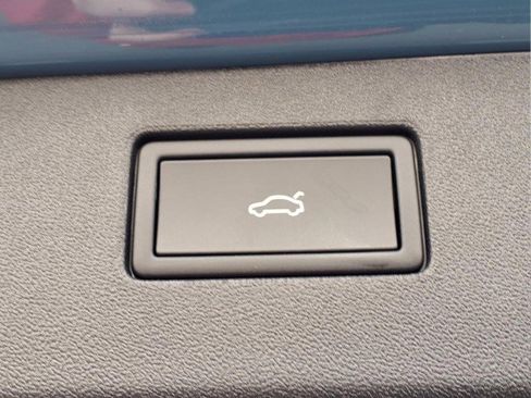 New 2026 Volkswagen Tiguan SE image 10