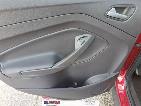 Certified 2018 Ford Escape SE image 11