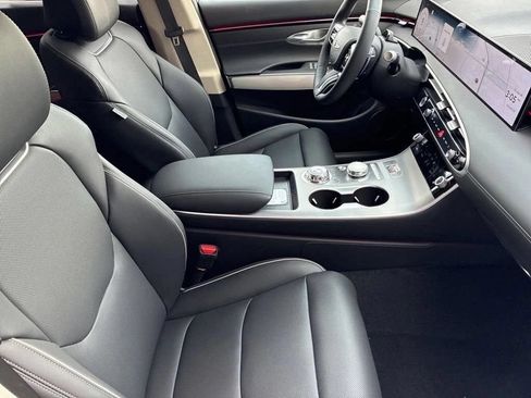 New 2026 Genesis GV70 2.5T Select AWD/4WD image 12