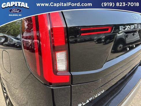 Certified 2025 Ford Expedition Platinum w/ Driver's Package AWD/4WD image 15