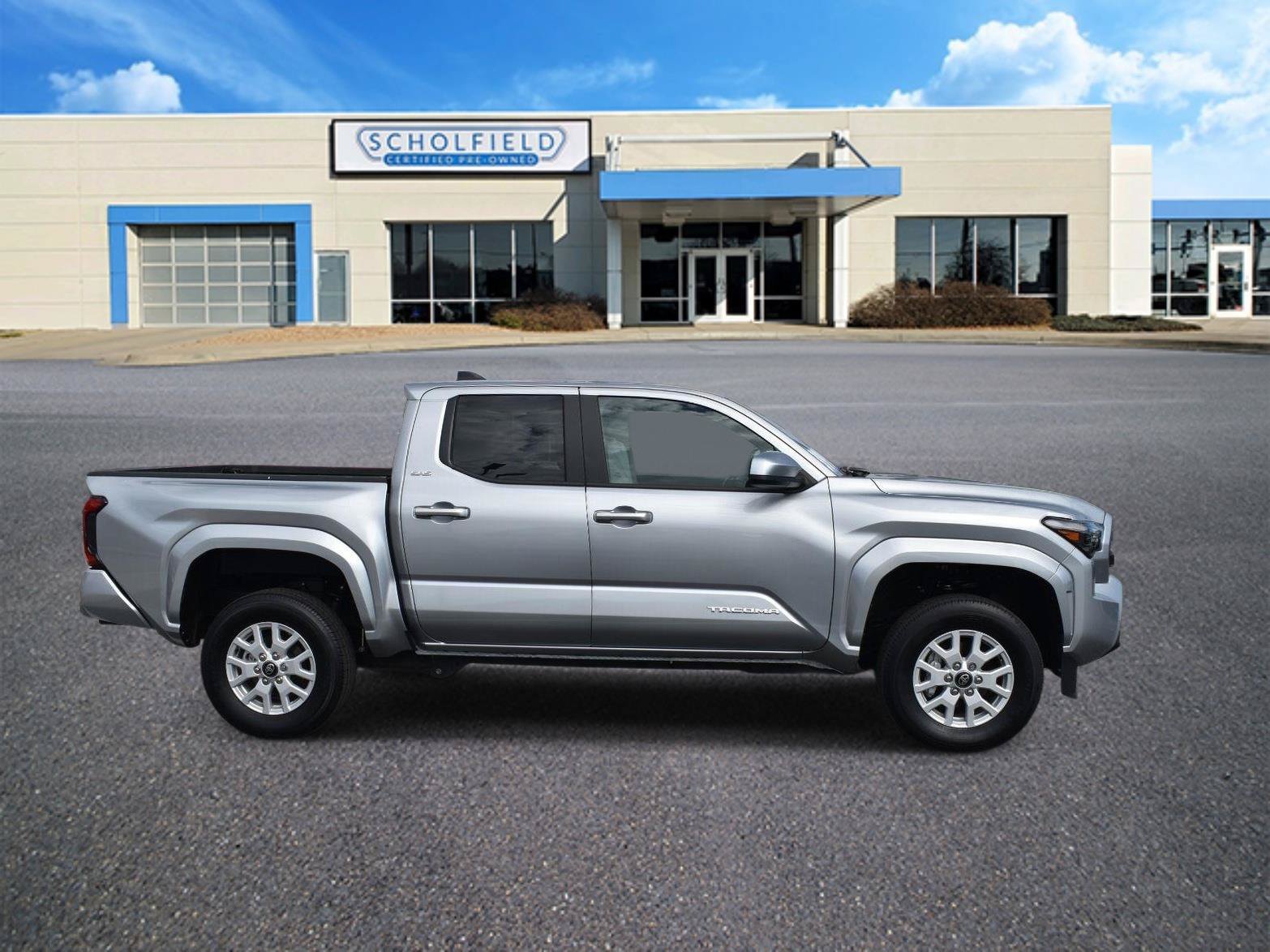 Used 2026 Toyota Tacoma SR5 AWD/4WD image 2