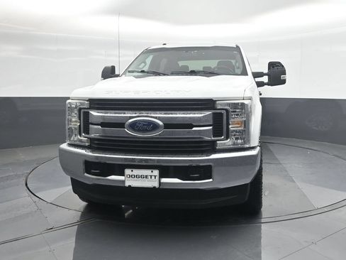 Used 2019 Ford F250 XLT AWD/4WD image 5