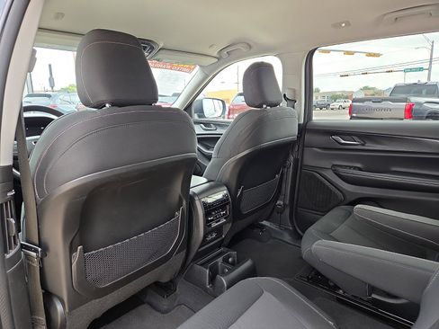 Used 2023 Jeep Grand Cherokee L Laredo AWD/4WD image 12