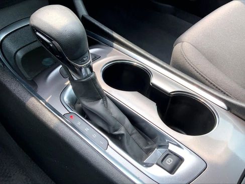 Used 2023 Chevrolet Malibu LT FWD image 35