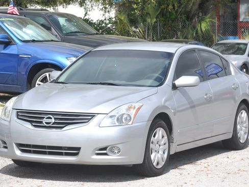 Used 2012 Nissan Altima 2.5 FWD image 1