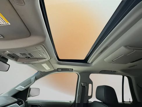 Used 2018 Chevrolet Tahoe Premier AWD/4WD image 18