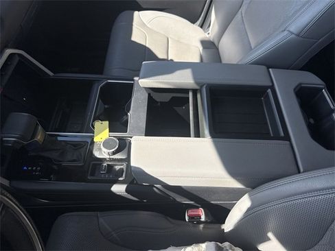 Used 2022 Toyota Tundra Limited image 21