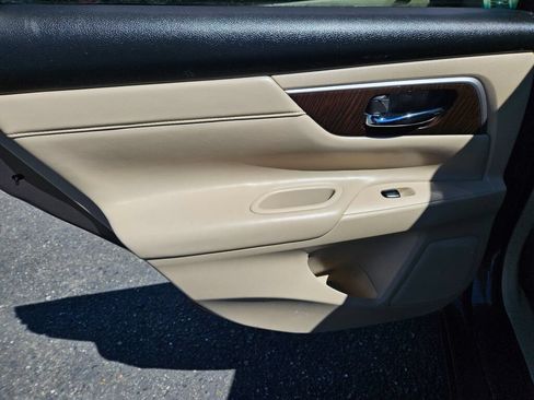Used 2013 Nissan Altima 2.5 SL w/ 2.5 Moonroof Pkg FWD image 14