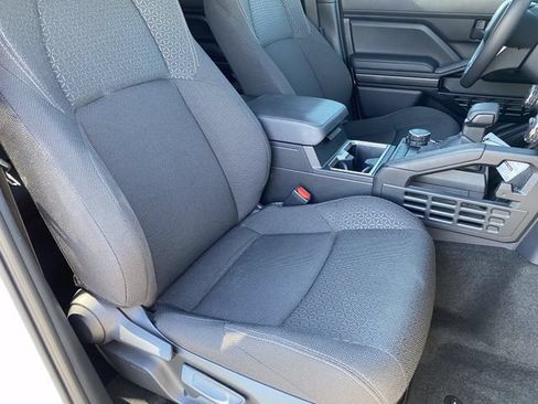 Used 2025 Toyota 4Runner SR5 AWD/4WD image 9